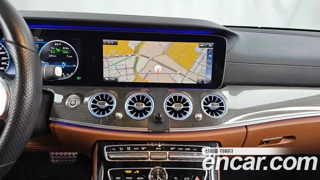 Mercedes-Benz E-Class 2019 — фото 20