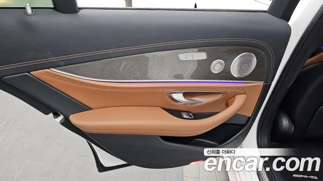 Mercedes-Benz E-Class 2019 — фото 15
