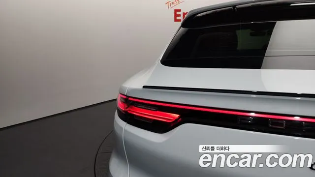 Porsche Cayenne 2020 — фото 9