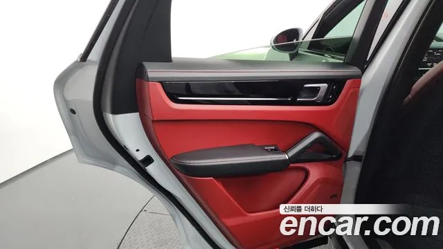 Porsche Cayenne 2020 — фото 15