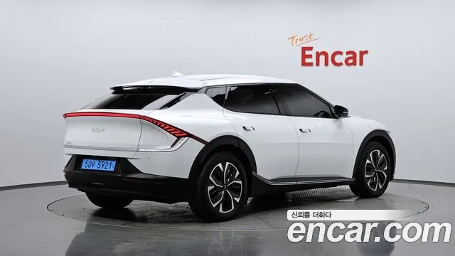 Kia EV6 2022 — фото 2