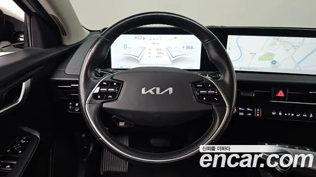 Kia EV6 2022 — фото 19