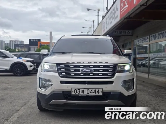 Ford Explorer 2016 — фото 1