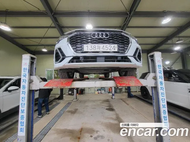 Audi Q3 2024 — фото 1