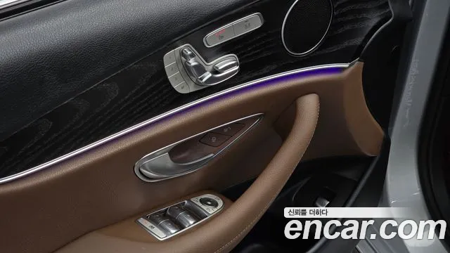 Mercedes-Benz E-Class 2017 — фото 16
