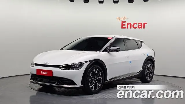 Kia EV6 2022 — фото 1