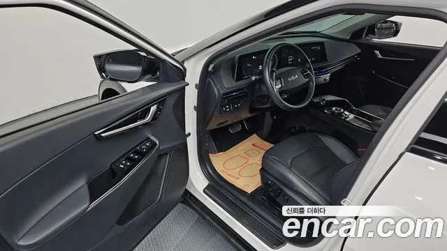 Kia EV6 2022 — фото 13