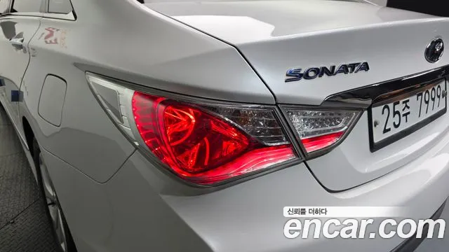 Hyundai Sonata 2014 — фото 9