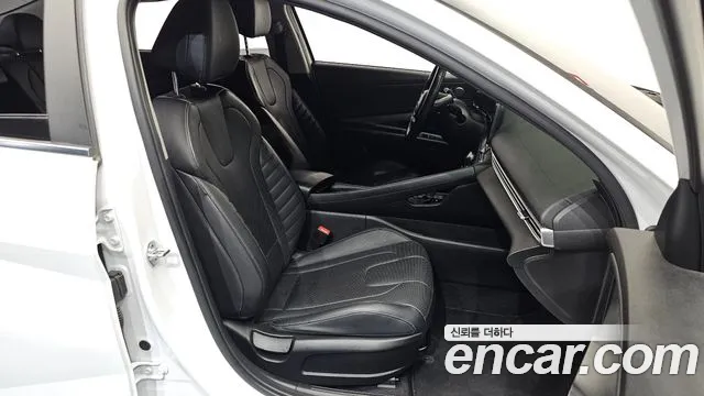 Hyundai AVANTE 2021 — фото 16