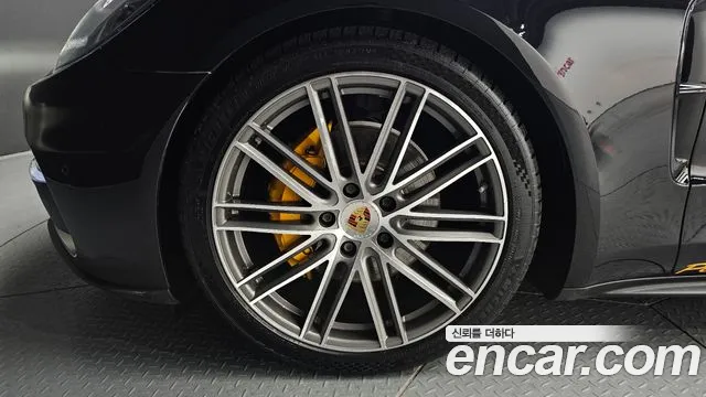 Porsche Panamera 2018 — фото 5