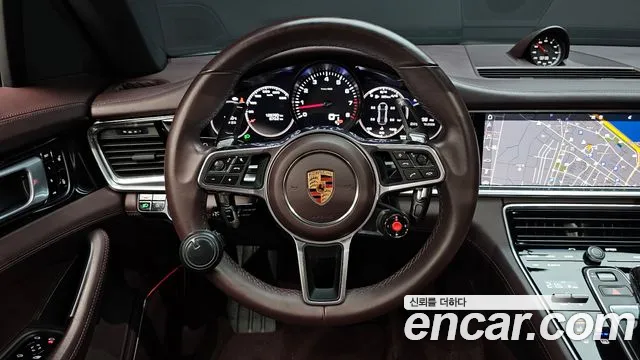 Porsche Panamera 2018 — фото 19
