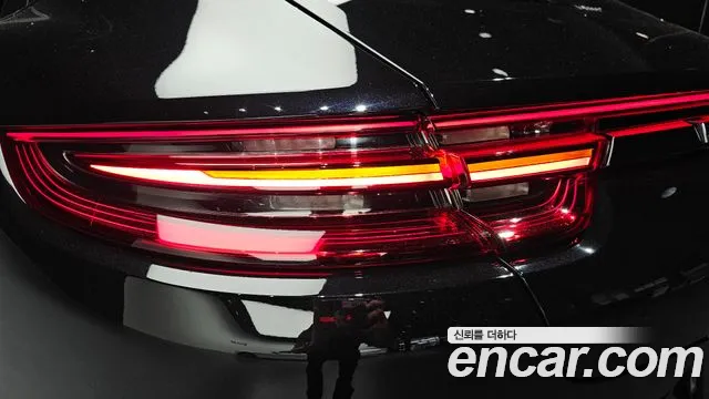 Porsche Panamera 2018 — фото 9