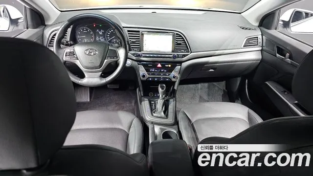 Hyundai AVANTE 2016 — фото 10