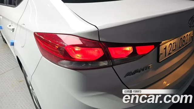 Hyundai AVANTE 2016 — фото 9