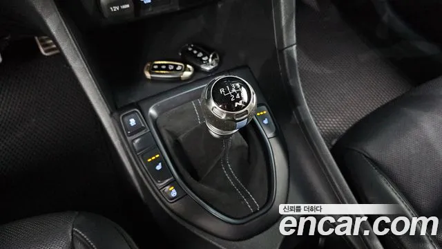 Hyundai Veloster 2019 — фото 12