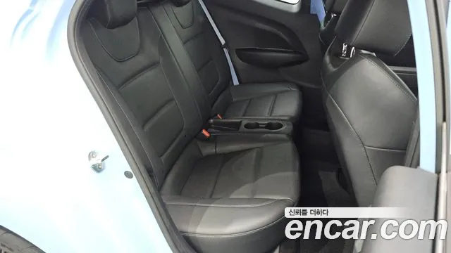 Hyundai Veloster 2019 — фото 17