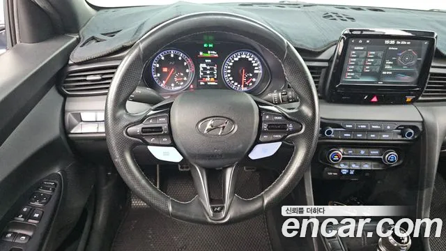 Hyundai Veloster 2019 — фото 18