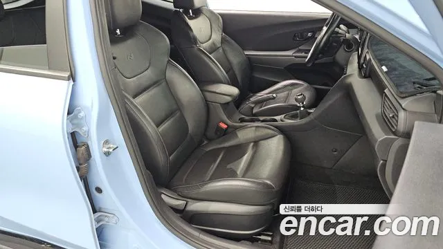 Hyundai Veloster 2019 — фото 16