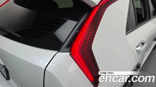 Kia Niro 2022 — фото 9