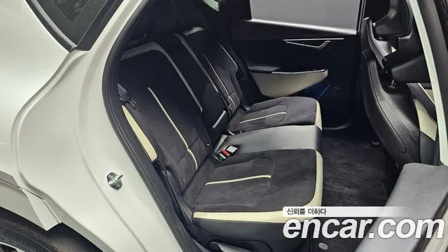 Kia EV6 2025 — фото 11
