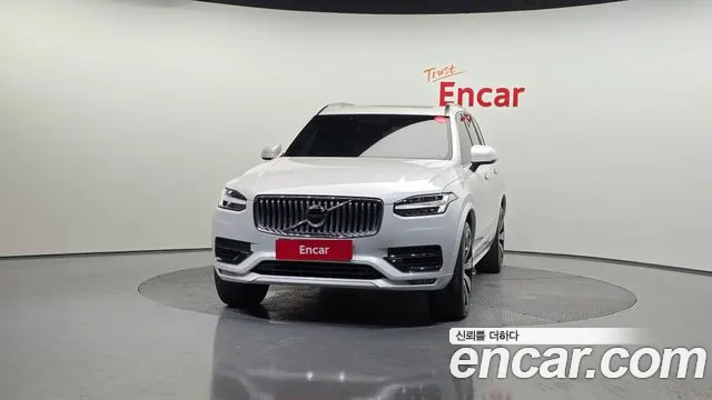 Volvo XC90 2022 — фото 3