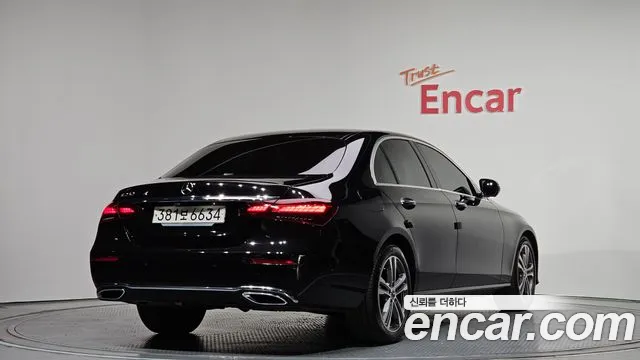 Mercedes-Benz E-Class 2023 — фото 2