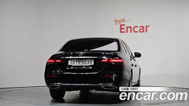Mercedes-Benz E-Class 2023 — фото 4