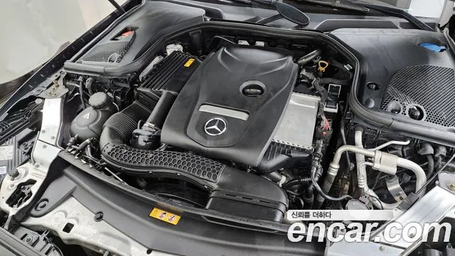 Mercedes-Benz E-Class 2023 — фото 6