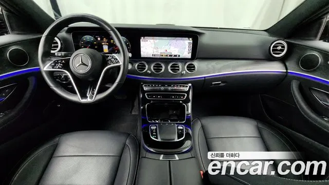 Mercedes-Benz E-Class 2023 — фото 10