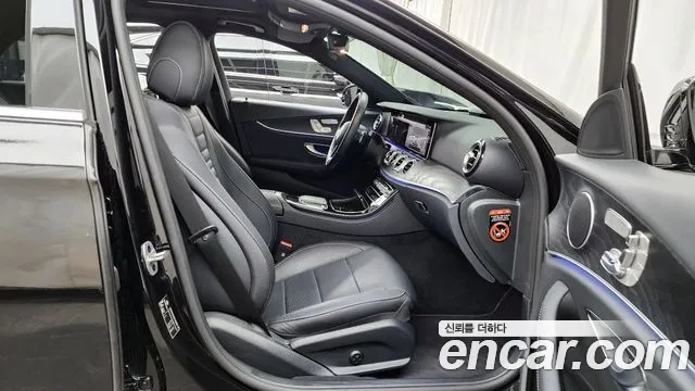 Mercedes-Benz E-Class 2023 — фото 17