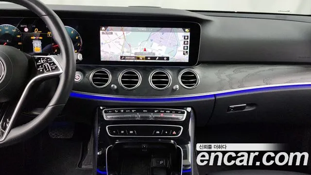 Mercedes-Benz E-Class 2023 — фото 20