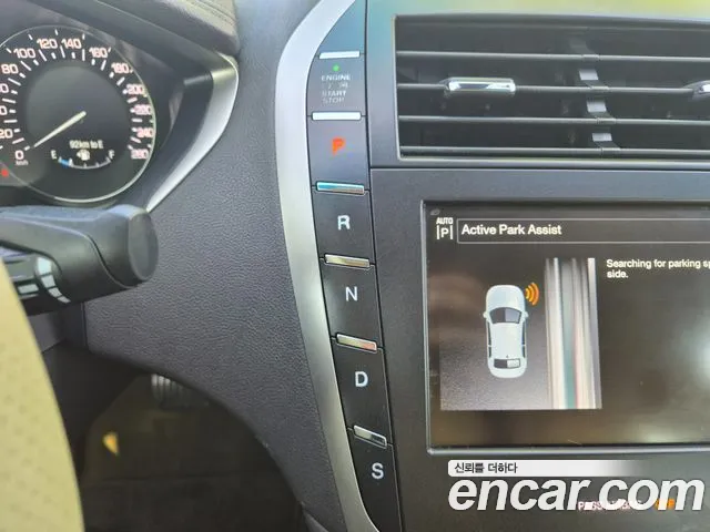 Lincoln MKZ 2014 — фото 9