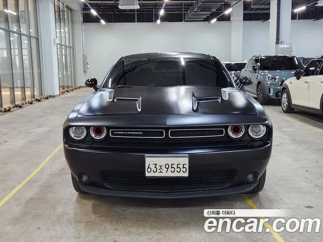 Dodge Challenger 2017 — фото 1