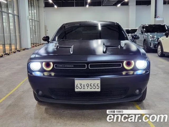 Dodge Challenger 2017 — фото 17