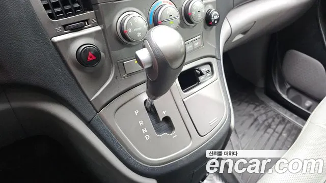 Hyundai Starex 2015 — фото 9