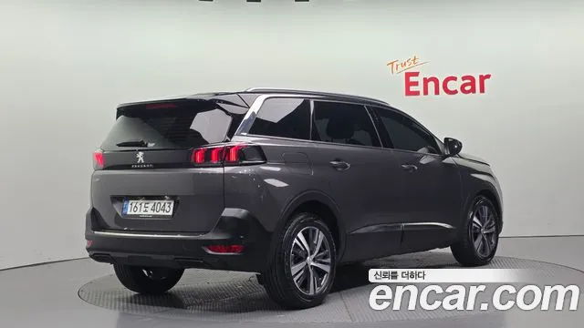 Peugeot 5008 2022 — фото 2