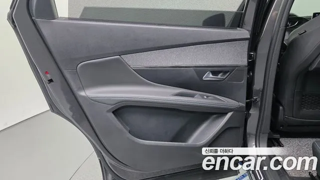 Peugeot 5008 2022 — фото 15