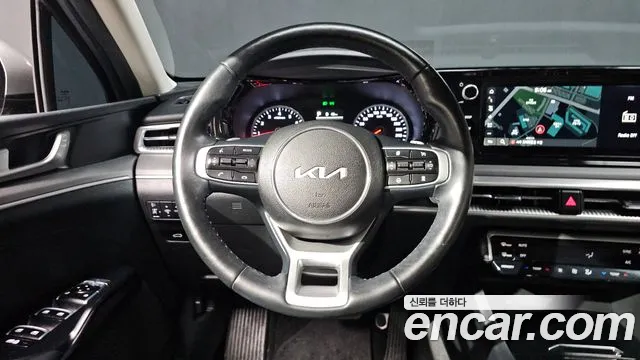 Kia K5 2023 — фото 20