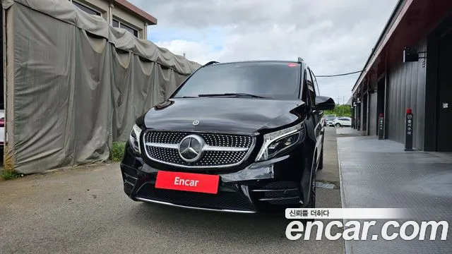 Mercedes-Benz V-Class 2023 — фото 3