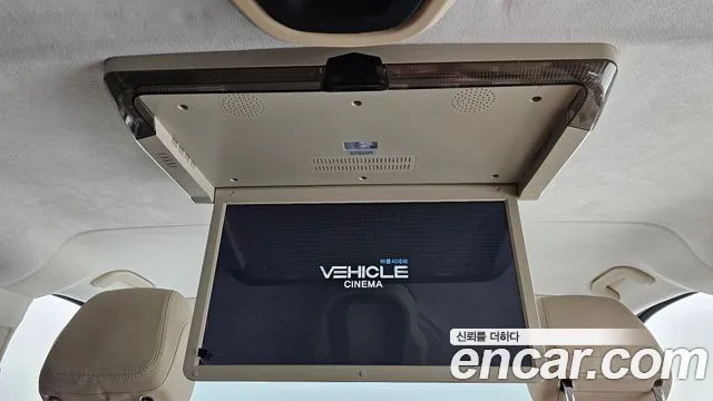 Mercedes-Benz V-Class 2023 — фото 24