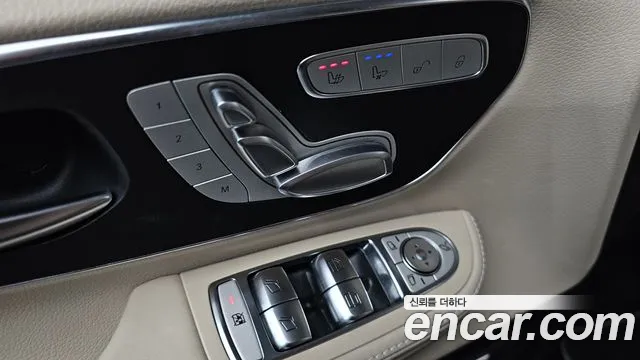 Mercedes-Benz V-Class 2023 — фото 29