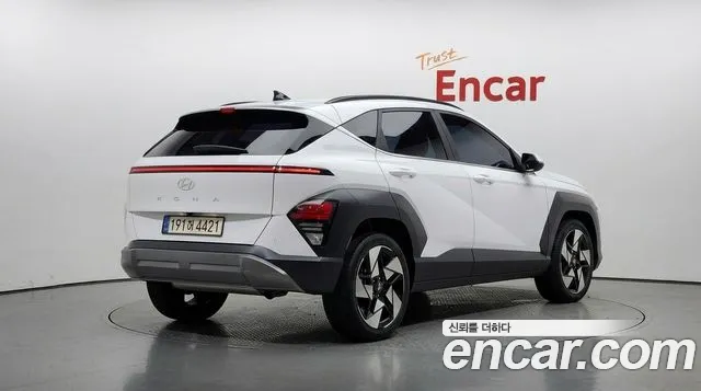 Hyundai Kona 2023 — фото 2
