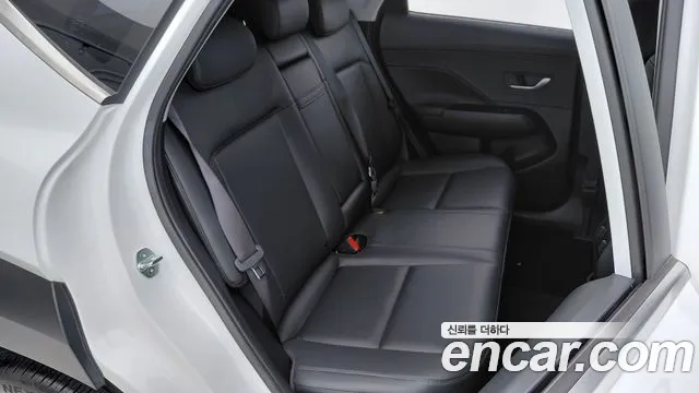 Hyundai Kona 2023 — фото 11