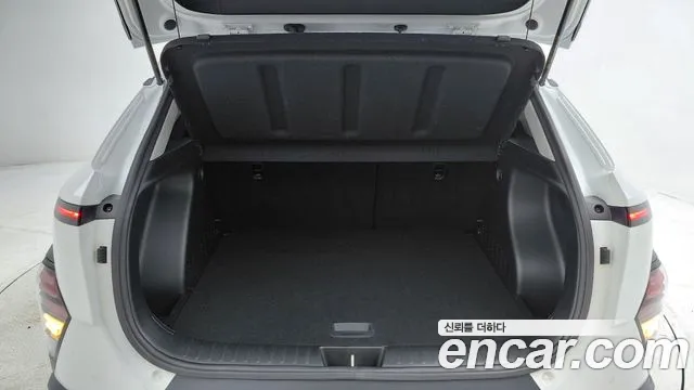 Hyundai Kona 2023 — фото 16
