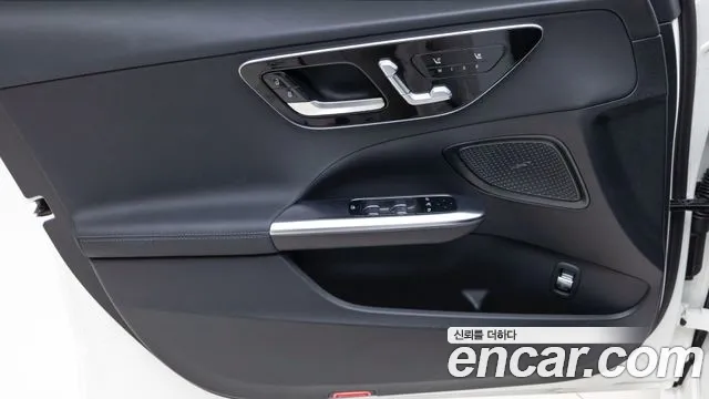 Mercedes-Benz C-Class 2026 — фото 15