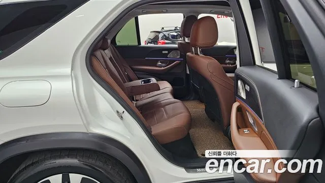 Mercedes-Benz GLE-Class 2025 — фото 17