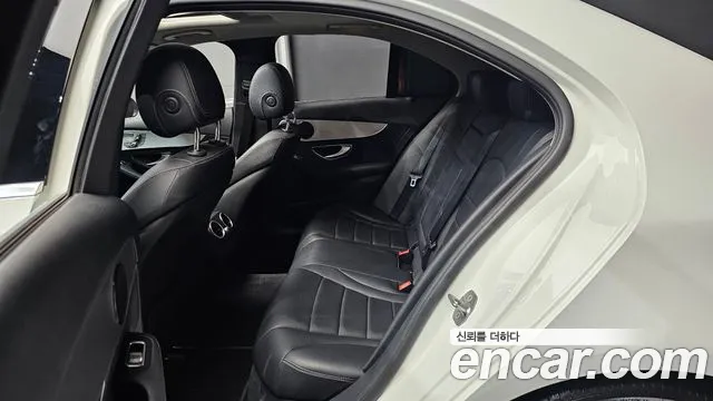 Mercedes-Benz C-Class 2017 — фото 12