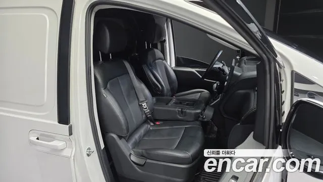 Hyundai Staria 2022 — фото 17