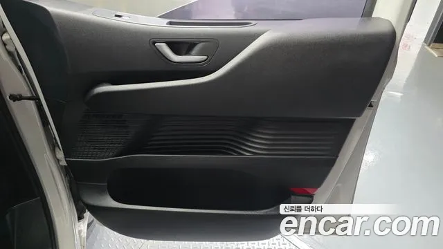 Hyundai Staria 2022 — фото 15