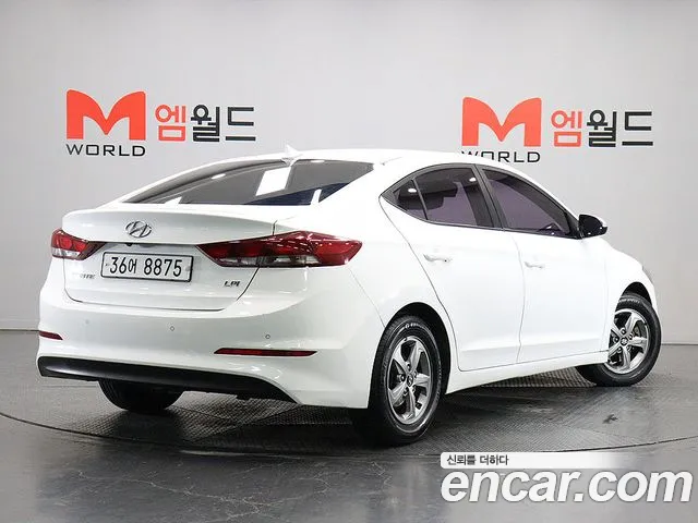 Hyundai AVANTE 2016 — фото 3